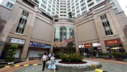 Burlington Square (D7), Retail #557526661